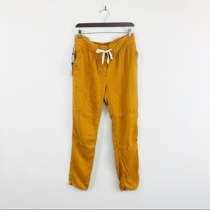 NEW Aritzia soft khaki waist string pants